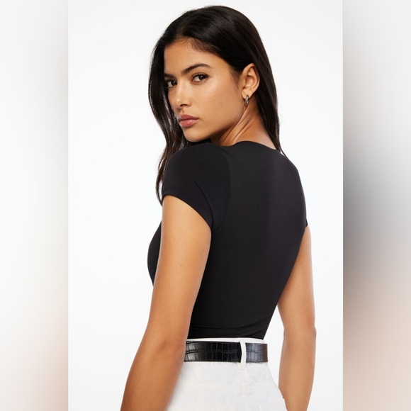 Dynamite Cassidy Sculpt Short Sleeve V-Neck Bodysuit - Black Small - Picture 4 of 7